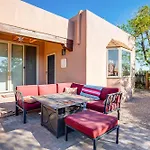 Serene Santa Fe Getaway With Hot Tub And Fireplace!